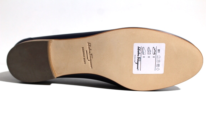 Salvatore Ferragamo フェラガモ ローファー 革靴 レディース8ハーフ ネイビー レザー 【432】の購入なら「質」の大黒屋（公式）