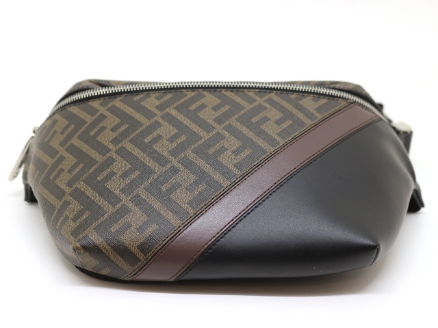 FENDI ✨ズッカ　ウエストポーチ　セカンドバッグ　PVCレザー　ベージュ FENDI フェンディ ズッカ ウエストバッグ ベージュ ブラック PVC