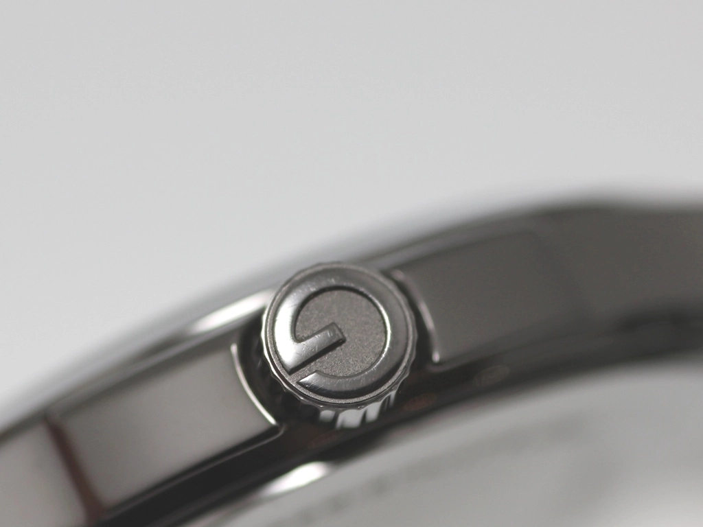 GUCCI グッチ 腕時計 Gタイムレス 126.4 YA126406 ステンレス ブラウン文字盤 クォーツ【472】EY