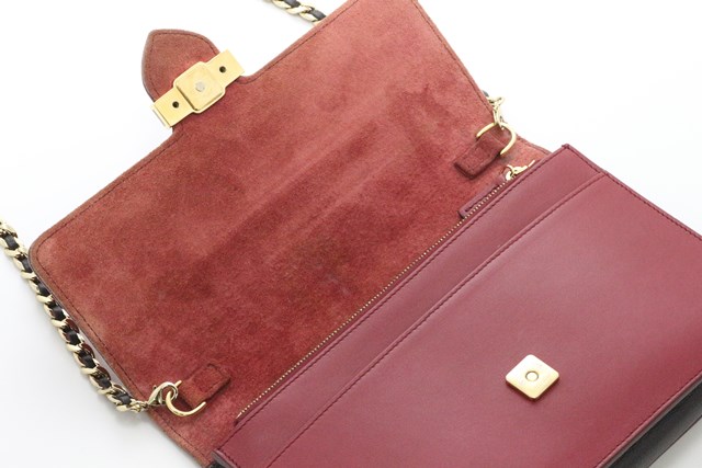 フェンディ　バック　財布 FENDI フェンディ バッグ チェーンウォレット 財布 レザー