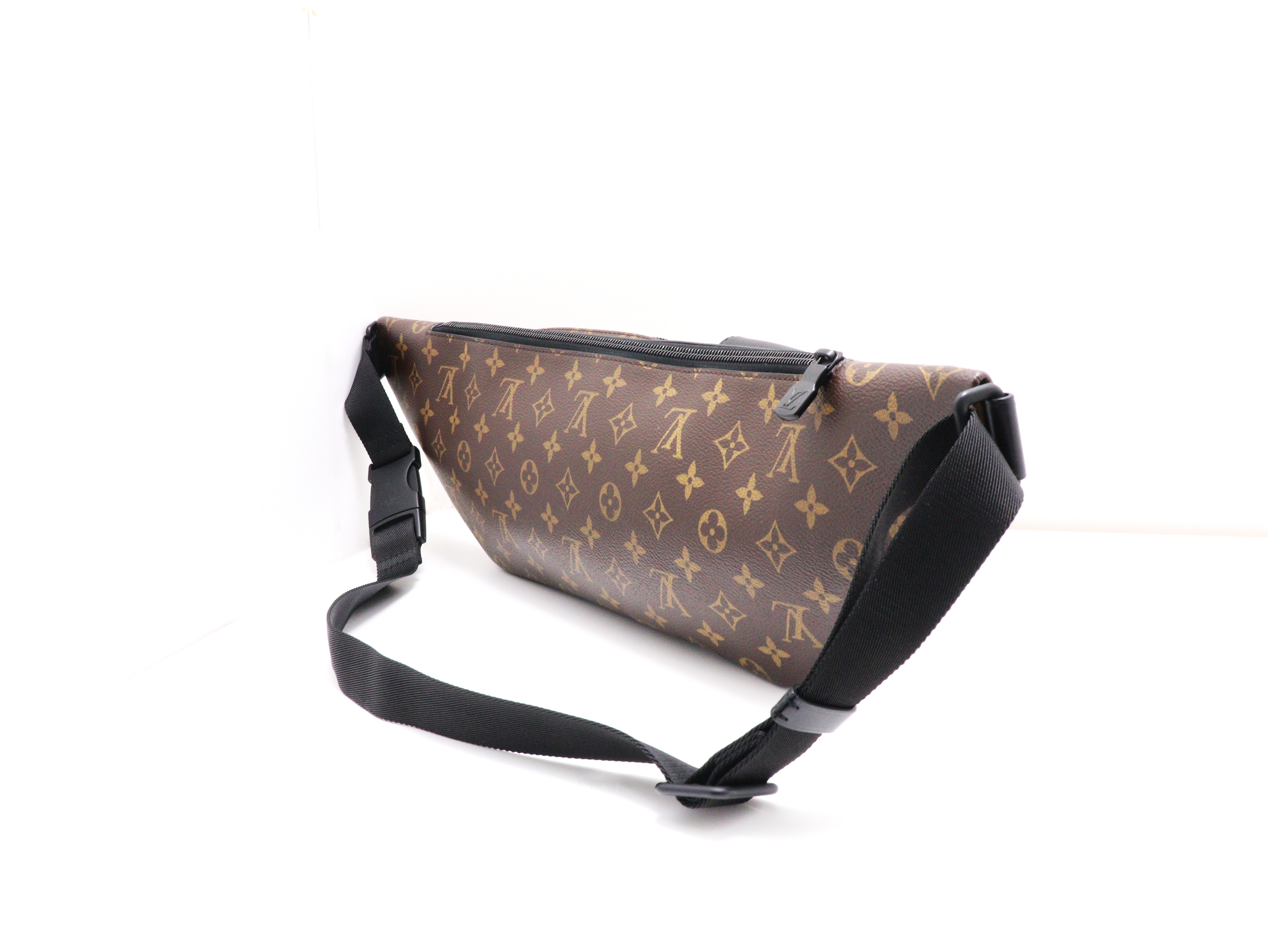 LOUIS VUITTON クリストファー バムバッグ モノグラム マカサー お買取りしました！ ルイヴィトン LOUIS VUITTON クリストファー