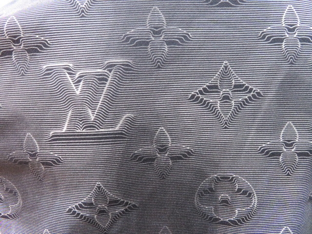LOUIS VUITTON　ルイヴィトン　3D エフェクト パッカブル Tシャツ　メンズ XS　グレー　モノグラム　ナイロン　【432】