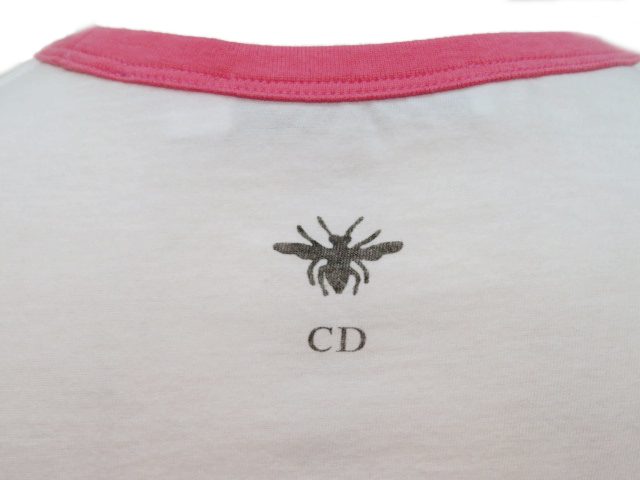 カジュアル♡【DIOR】Tシャツ バタフライ ピンク ブルー 1枚でオシャレに♪【Dior】Tシャツ バタフライ ピンク ブルー