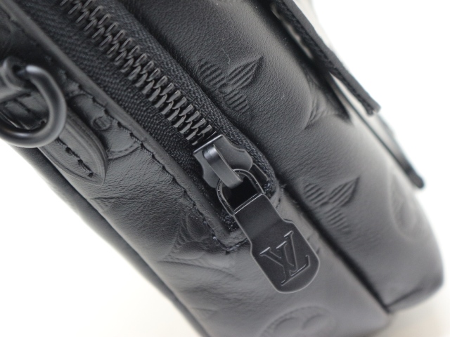 LOUIS VUITTONダブル・フォンポーチ 3Dモノグラム LOUIS VUITTONダブル・フォンポーチ 3Dモノグラム