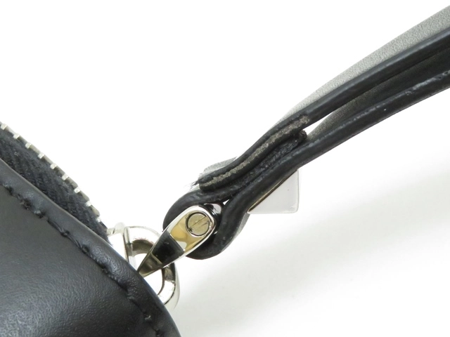 VALENTINO　バレンチノ　VLTNロングジップウォレット　ブラック／ホワイト　カーフ　YP0570LVN_0NO　【436】2143600353287