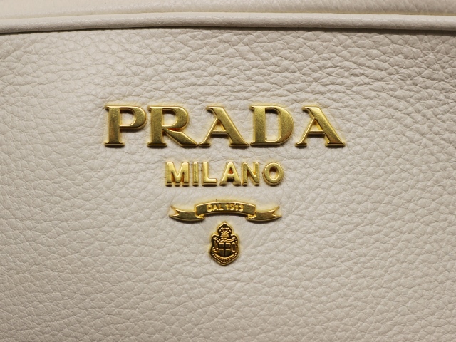 PRADA プラダ ショルダーバッグ カーフ ホワイト 1BH103