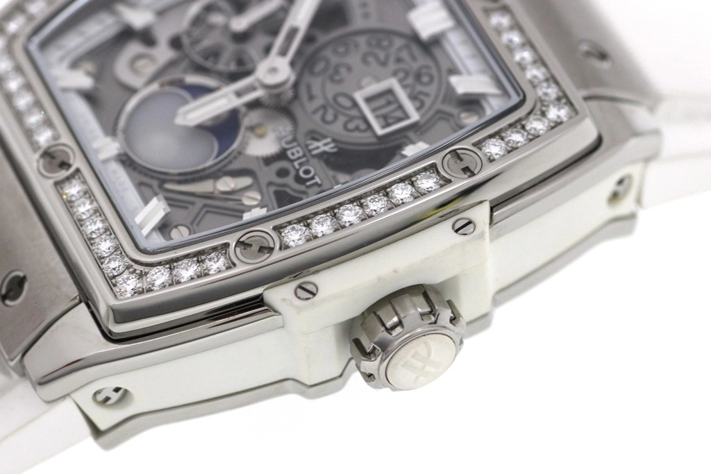 HUBLOT ウブロ 腕時計 2019年正規品 スピリット オブ ビッグ・バン ムーンフェイズ 647.NE.2070.RW.1204 チタニウム/ラバー/ダイヤモンドベゼル スケルトン文字盤 自動巻き【472】SJ