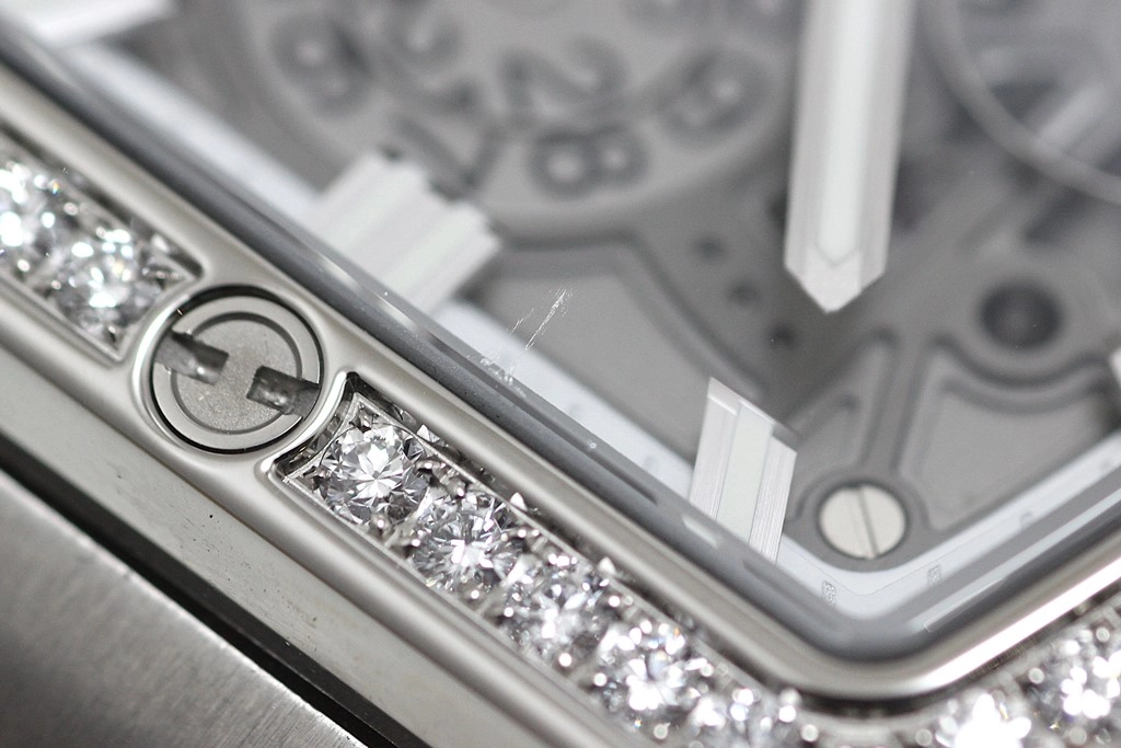 HUBLOT ウブロ 腕時計 2019年正規品 スピリット オブ ビッグ・バン ムーンフェイズ 647.NE.2070.RW.1204 チタニウム/ラバー/ダイヤモンドベゼル スケルトン文字盤 自動巻き【472】SJ