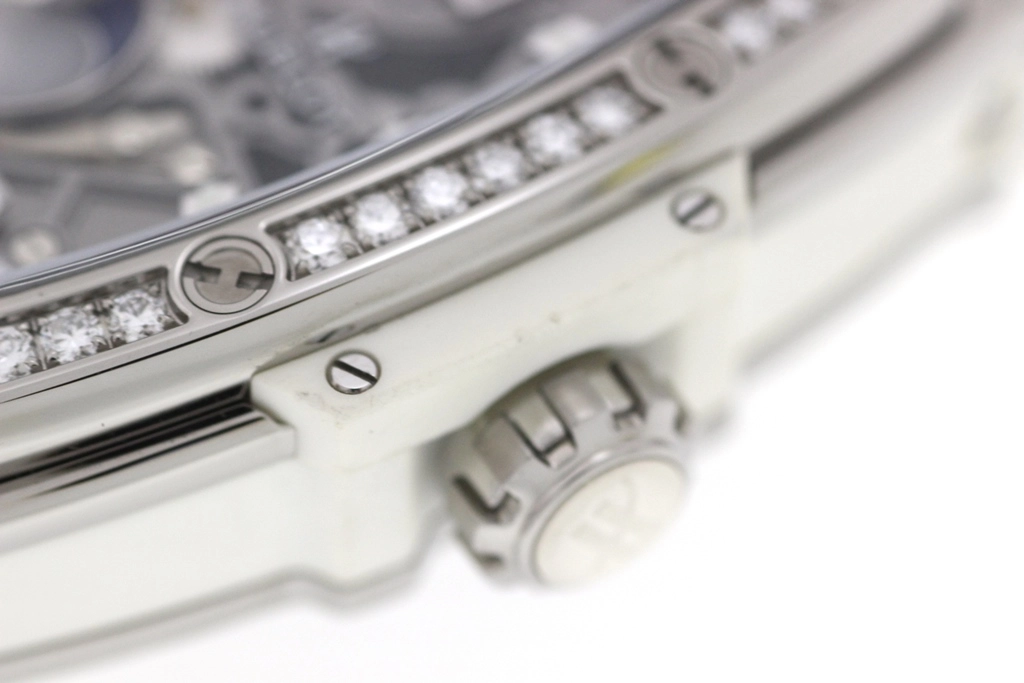 HUBLOT ウブロ 腕時計 2019年正規品 スピリット オブ ビッグ・バン ムーンフェイズ 647.NE.2070.RW.1204 チタニウム/ラバー/ダイヤモンドベゼル スケルトン文字盤 自動巻き【472】SJ