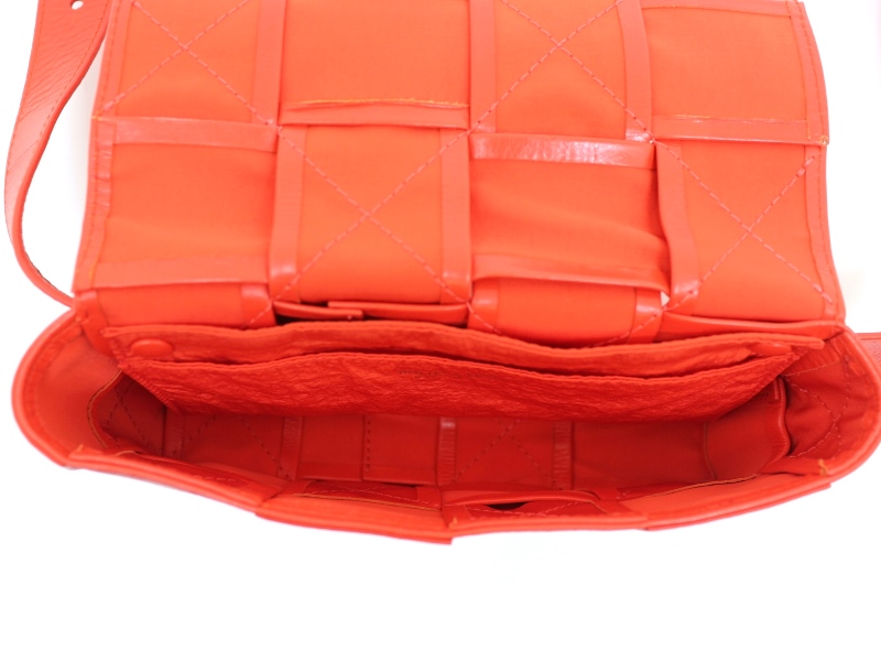 BOTTEGA VENETA ボッテガ ヴェネタ カセット ベルトバッグ レッド