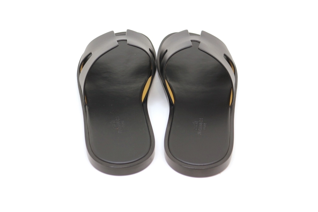 HERMÈS ブラック サンダル 43 28cm イズミール メンズサンダル 《イズミール》 | Hermès - エルメス-公式サイト