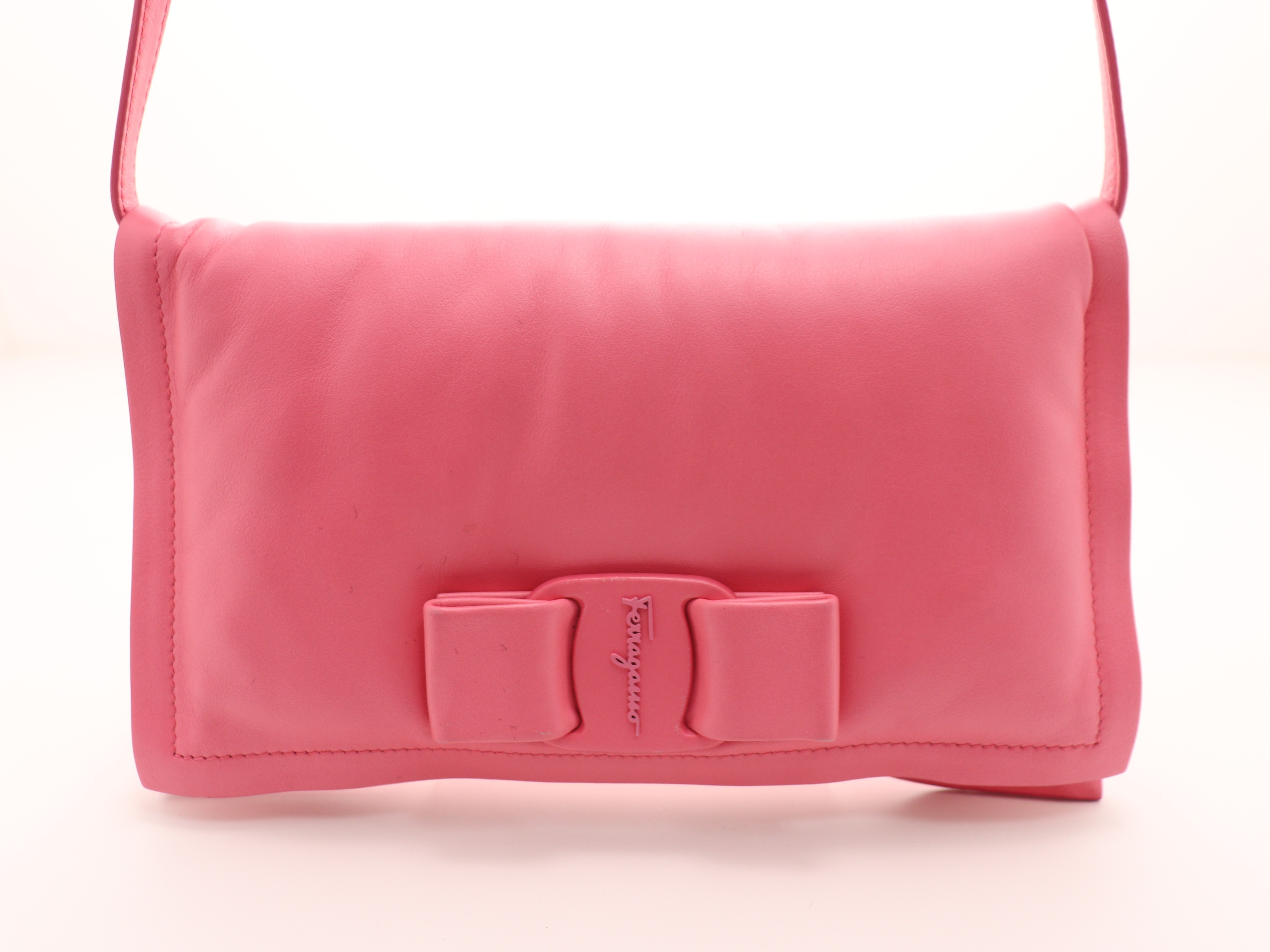 Salvatore Ferragamo フェラガモ ヴァラリボン ショルダーバッグ