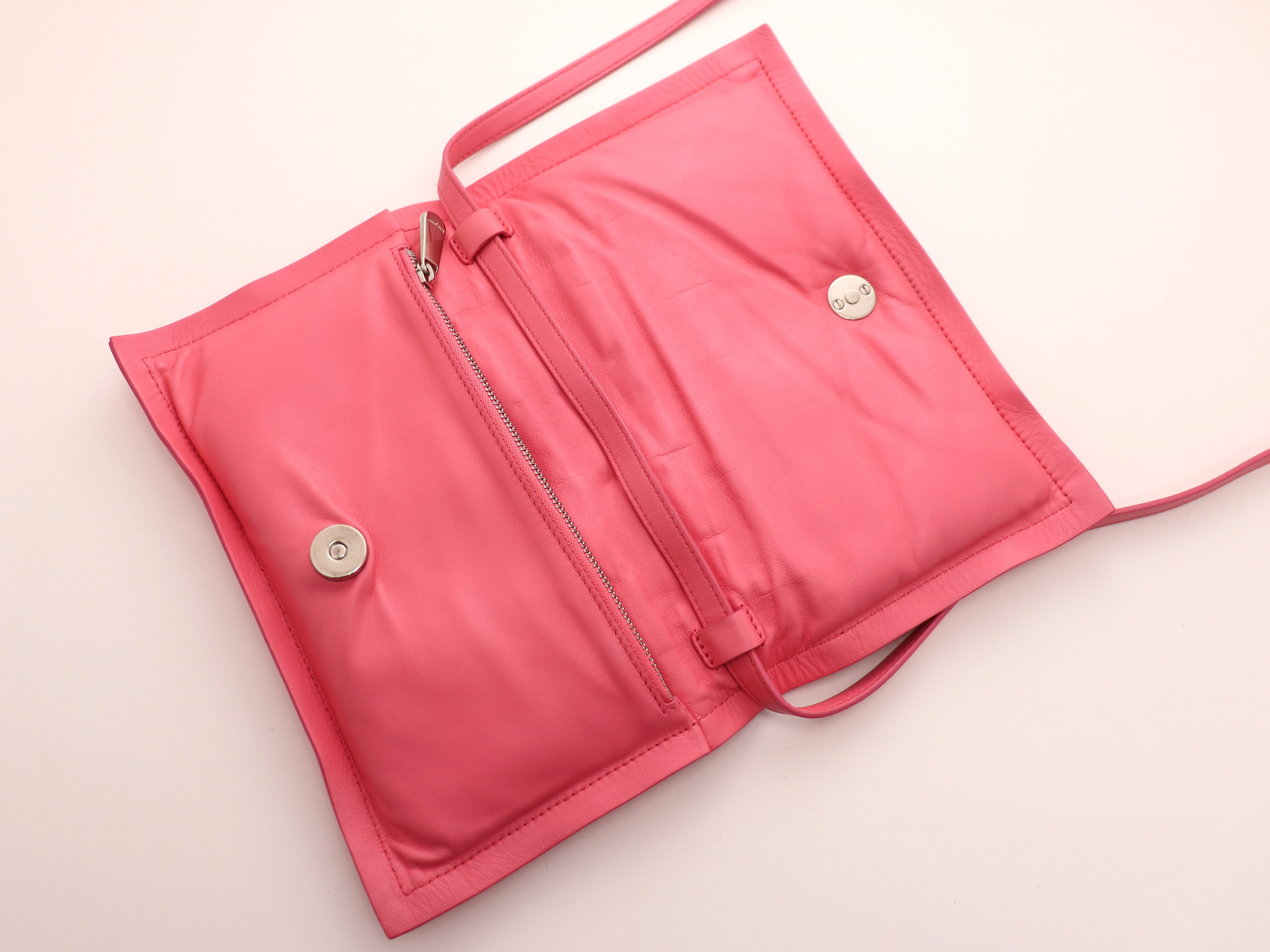 Salvatore Ferragamo　フェラガモ　ヴァラリボン　ショルダーバッグ　ピンク　レザー　【471】L