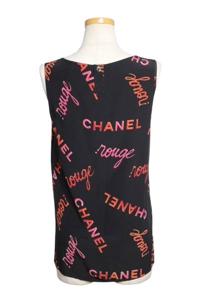 CCロゴのボタン♪ ココビーチ25 CHANEL 半袖 トップス CHANEL COCO BEACH 2025 Collection – In boutiques — Fashion