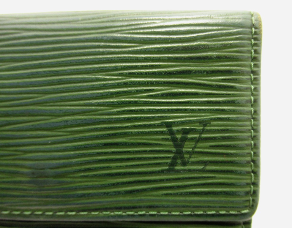 LOUIS VUITTON ルイヴィトン ミュルティクレ6 エピ ボルネオ