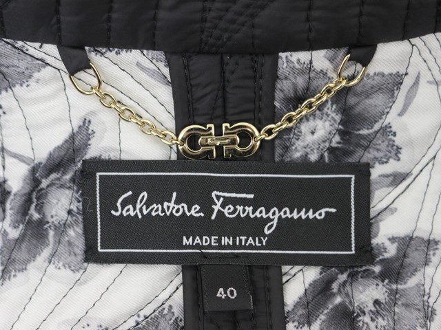 Salvatore Ferragamo フェラガモ 衣類 キルティングロングコート