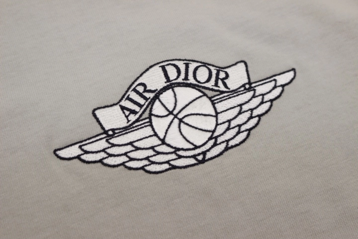 Dior ディオール NIKE ナイキ 衣類 AIRDIOR Tシャツ メンズXS グレー コットン NIKE 2143200539982 【200】