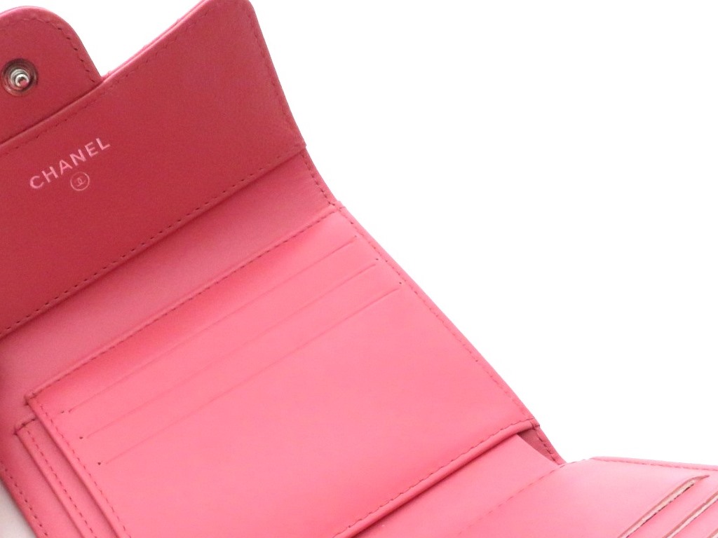 Chanel シャネル Vステッチ 三つ折財布 ピンク Sv キャビア 431 の購入なら 質 の大黒屋 公式