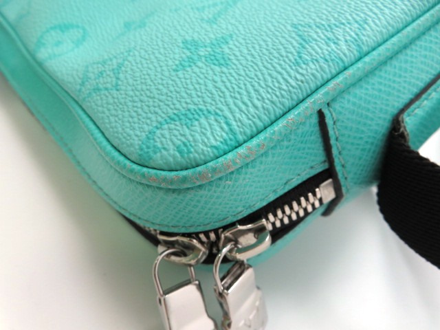 LOUIS VUITTON ルイヴィトン ショルダーバッグ アウトドア