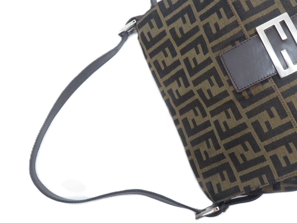 FENDI フェンディ ズッカ マンマバゲット ベージュ ダーク