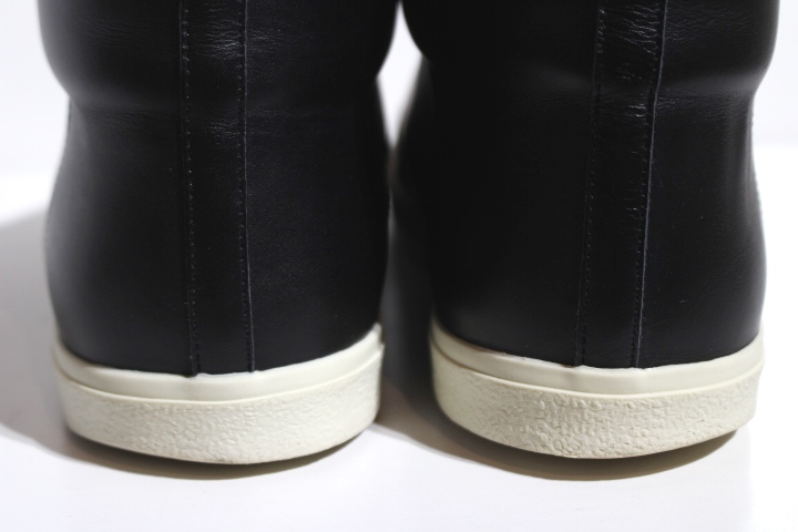 CELINE セリーヌ スニーカー ハイカット TR01M トリオンフ ブラック CELINE セリーヌ スニーカー ハイカット TR01M トリオンフ ブラック