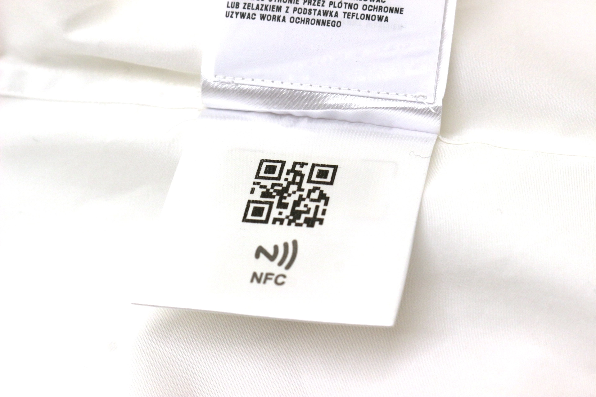 PRADA プラダ トライアングル ロゴ ボタン シャツ メンズ15（38） ホワイト コットン ラインストーン （2143200546355）【200】