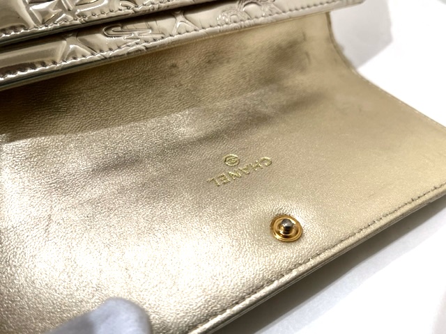 レア！シャンパンゴールドに輝く CHANEL フラップ折り畳み財布 CHANEL シャネル アイコン 二つ折りフラップウォレット