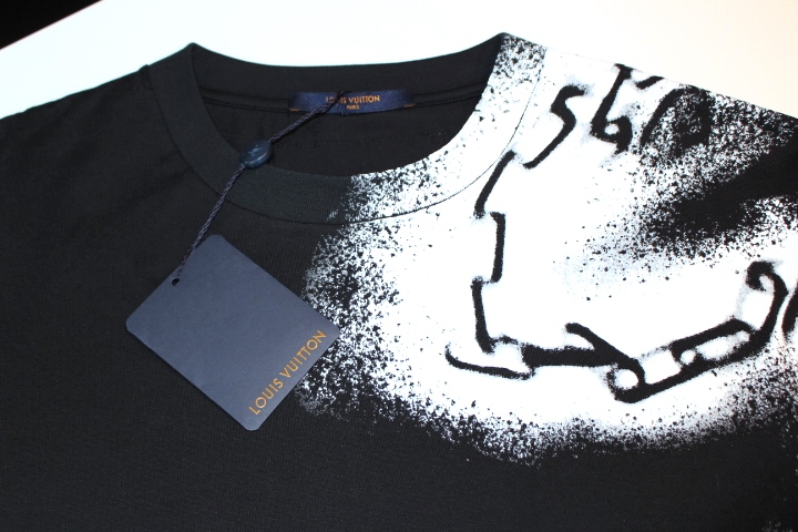 LOUIS VUITTON T-shirt / XL / Cotton / Black / RM201M NPG HIY17W