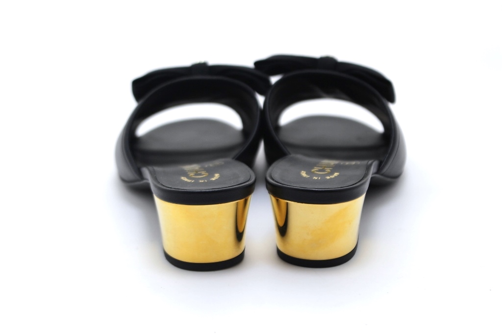 CHANEL 黒 リボン付きミュール リボン CHANEL(シャネル) サンダル・ミュール(レディース