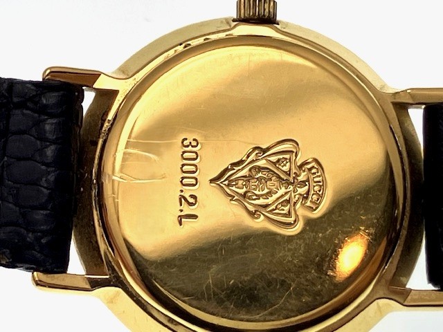 GUCCI グッチ 3000M  ゴールド文字盤 腕時計 革ベルト 動作確認 GUCCI グッチ 3000M ゴールド文字盤 腕時計 革ベルト 動作確認