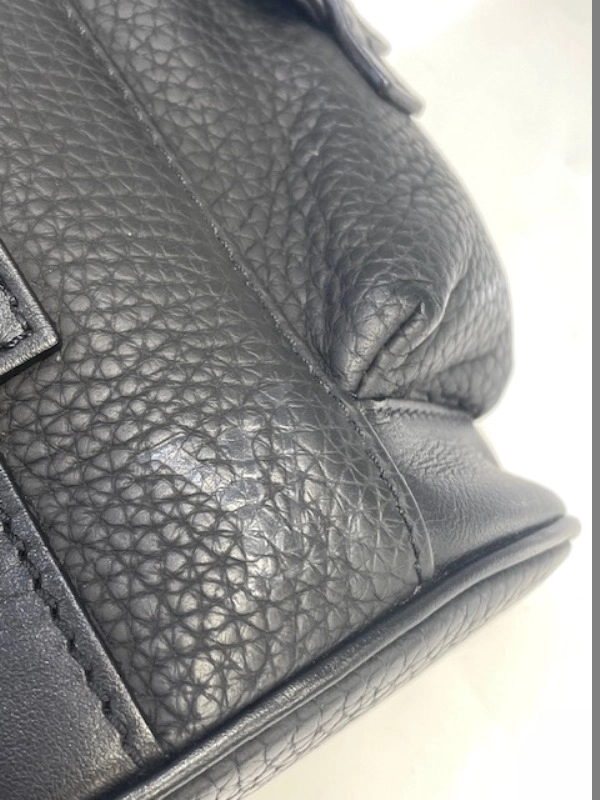 LOUIS VUITTON　ルイヴィトン　バック　ボディバッグ ショルダーバッグ クリストファーXS M58495 トリヨンレザー　ノワール　ブラック × マットブラック金具【472】AH