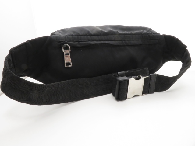 【極美品】PRADA　ウエストポーチ　2VL008 斜め掛け　ナイロン　黒 極美品】PRADA ウエストポーチ 2VL008 斜め掛け ナイロン 黒