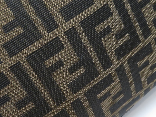 FENDI フェンディ ショルダーバッグ ズッカ マンマバゲット