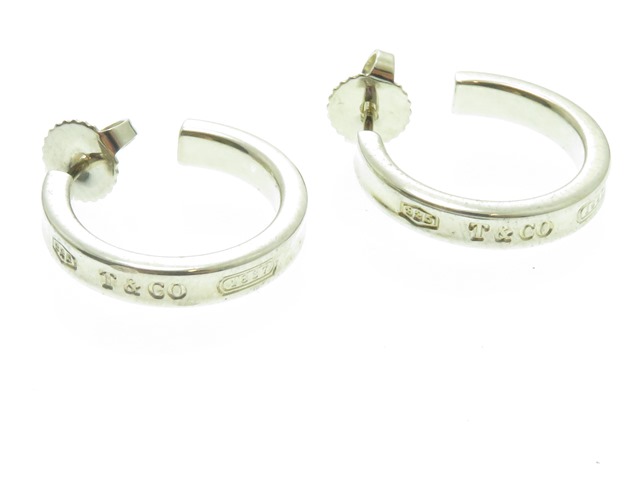 Tiffany&Co ティファニー ナロー フープ ピアス シルバー　片耳 楽天市場】Tiffany.co ティファニー ピアス ナローフープ
