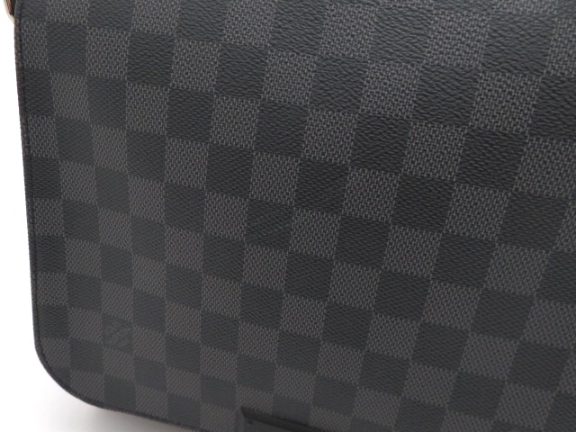 LOUIS VUITTON ルイヴィトン ディストリクトPM ショルダーバッグ