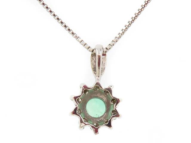 K18 white gold ダイヤモンド　エメラルド　ネックレス ホワイトゴールド、エメラルドカット ダイヤモンド、ネックレス