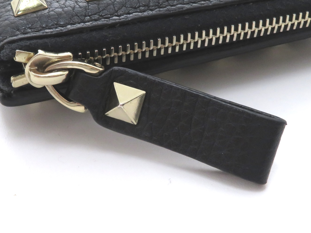 VALENTINO ヴァレンティノ ロックスタッズ 2つ折り財布 レザー