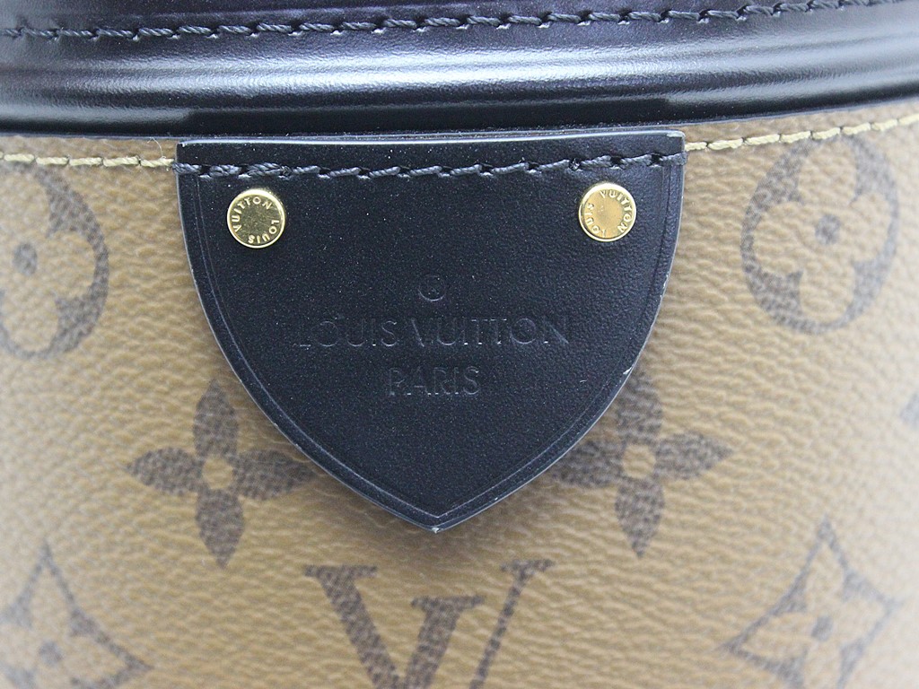 LOUIS VUITTON ルイヴィトン バニティバック カンヌ モノグラム