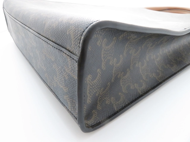 CELINE セリーヌ トリオンフ バーティカルカバスモール タン　ＰＶＣ／カーフ　191542BZK.04LU　2143200594813【437】