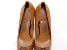 Salvatore Ferragamo フェラガモ 靴 ガンチーニパンプス レディース6(約23.5cm) ブラウン カーフ (2147100545180) 【200】