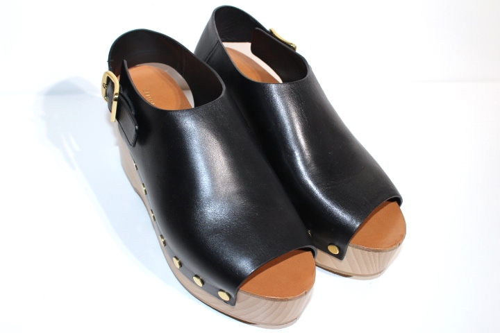 ［大人気！］CELINE レザーサンダル 363684582C38NO 大人気！］CELINE レザーサンダル 363684582C38NO (CELINE