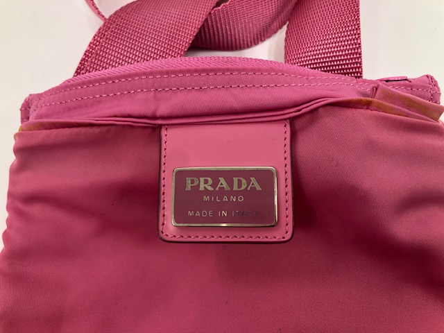 PRADA　【新品 正規品】プラダ　ショルダーバッグ　ピンク　レア　B7372 PRADA【新品未使用】プラダショルダーバッグピンクレアB7372