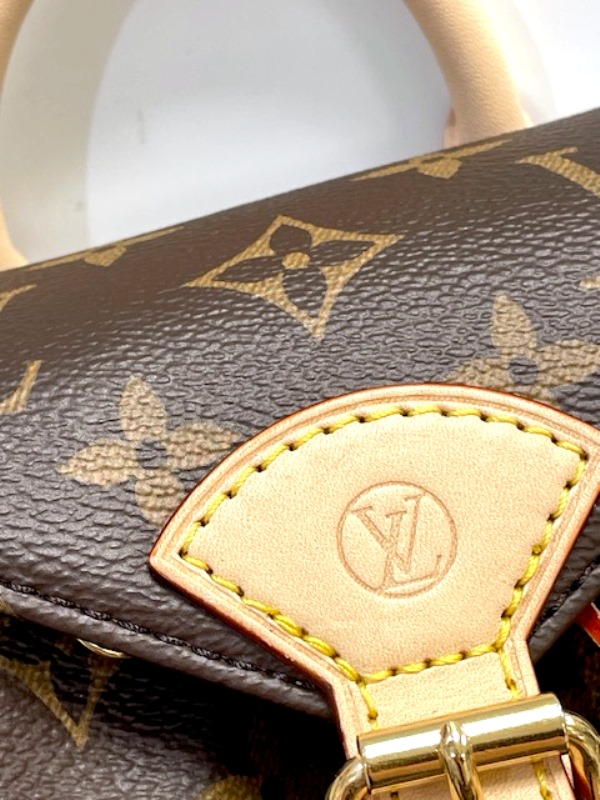 Louis Vuitton ルイヴィトン バックパック モンスリ MINI M11199 モノグラム 新品同様品【472】AH  の購入なら「質」の大黒屋（公式）