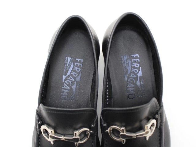 Salvatore Ferragamo フェラガモ 靴 ガンチーニモカシン メンズ5(約23.5~24cm) ブラック カーフ 0686084 参考定価:¥121,000- (2143300222944) 【200】