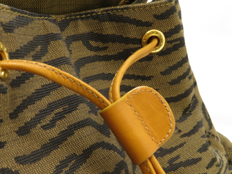 FENDI フェンディ リュックサック バックパック ゼブラ FENDI フェンディ リュックサック バックパック ゼブラ