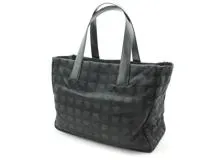 CHANEL シャネル ニュートラベルライントートMM ブラック/ゴールド金具