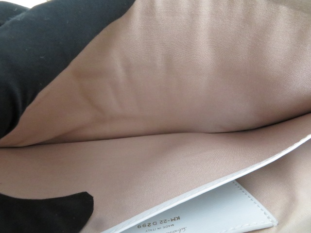 Salvatore Ferragamo サルヴァトーレ・フェラガモ ガンチーニ クラッチバッグ ライトベージュ レザー KM-22 D299【430】2147400268444