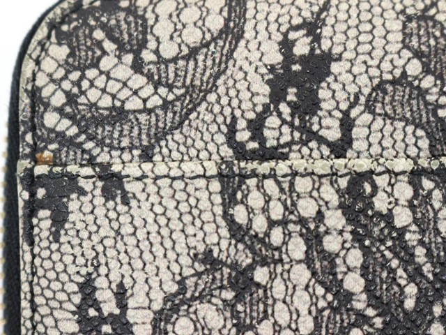 DOLCE&GABBANA ドルチェアンドガッパーナ 財布 ラウンド長財布 ブラック レースプリントレザー (2120000310447) 【200】