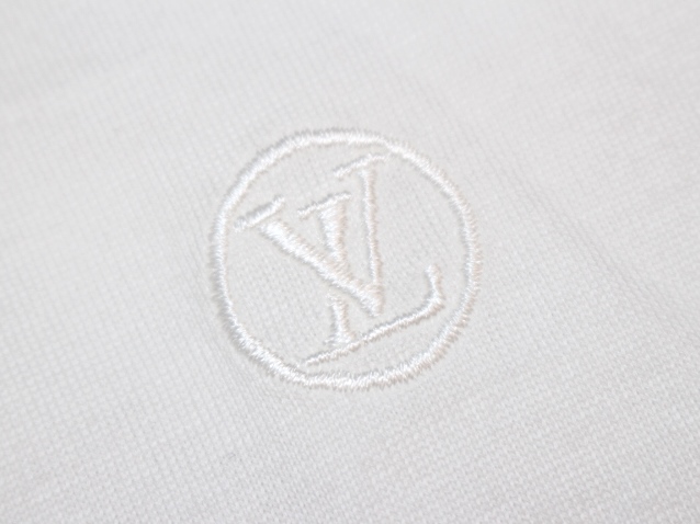 LOUIS VUITTON ルイヴィトン トップス クルーネックTシャツ メンズL ホワイト コットン ワンポイント LVサークル 刺繡 2020年 2148103460432【432】