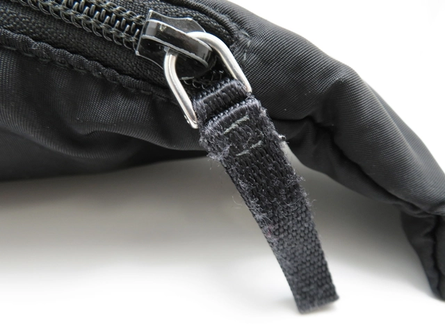 PRADA プラダ　ウエストバッグ ブラック ナイロン　2148103801051【437】